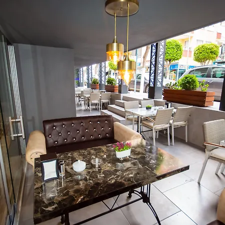 Moonbow Αλάνια