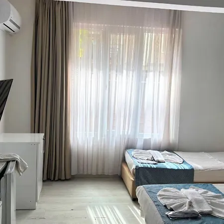 Moonbow Hotell 3*