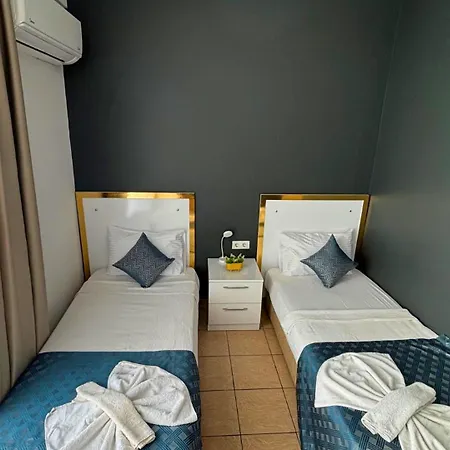 Hotell Moonbow 3*