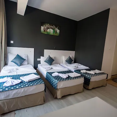 Moonbow Otel